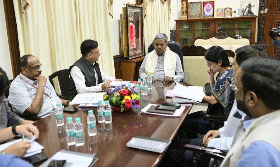 Karnataka: Ahead of Cabinet meeting, CM Siddaramaiah meets with senior officials on roll out of 5 guarantees