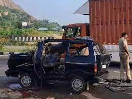 2 dead, 4 injured in road accident on B’luru-Mysuru highway