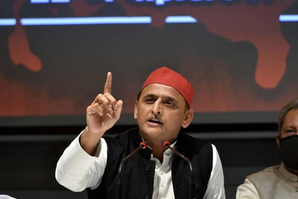 Akhilesh Yadav warns of new farm laws to snatch farmers' lands if BJP retains power