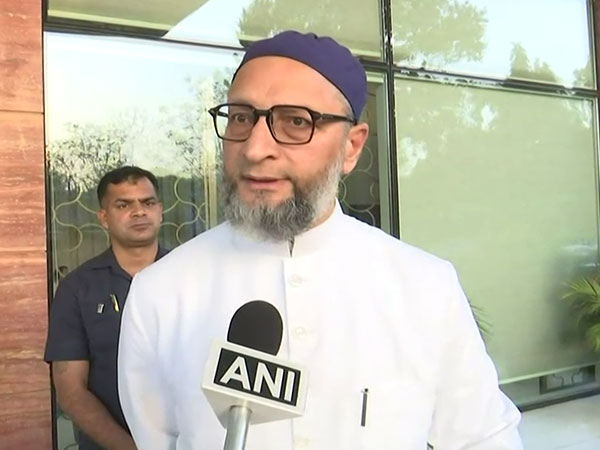 "In name of PDA, Akhilesh continuously fooling Muslims": Asaduddin Owaisi