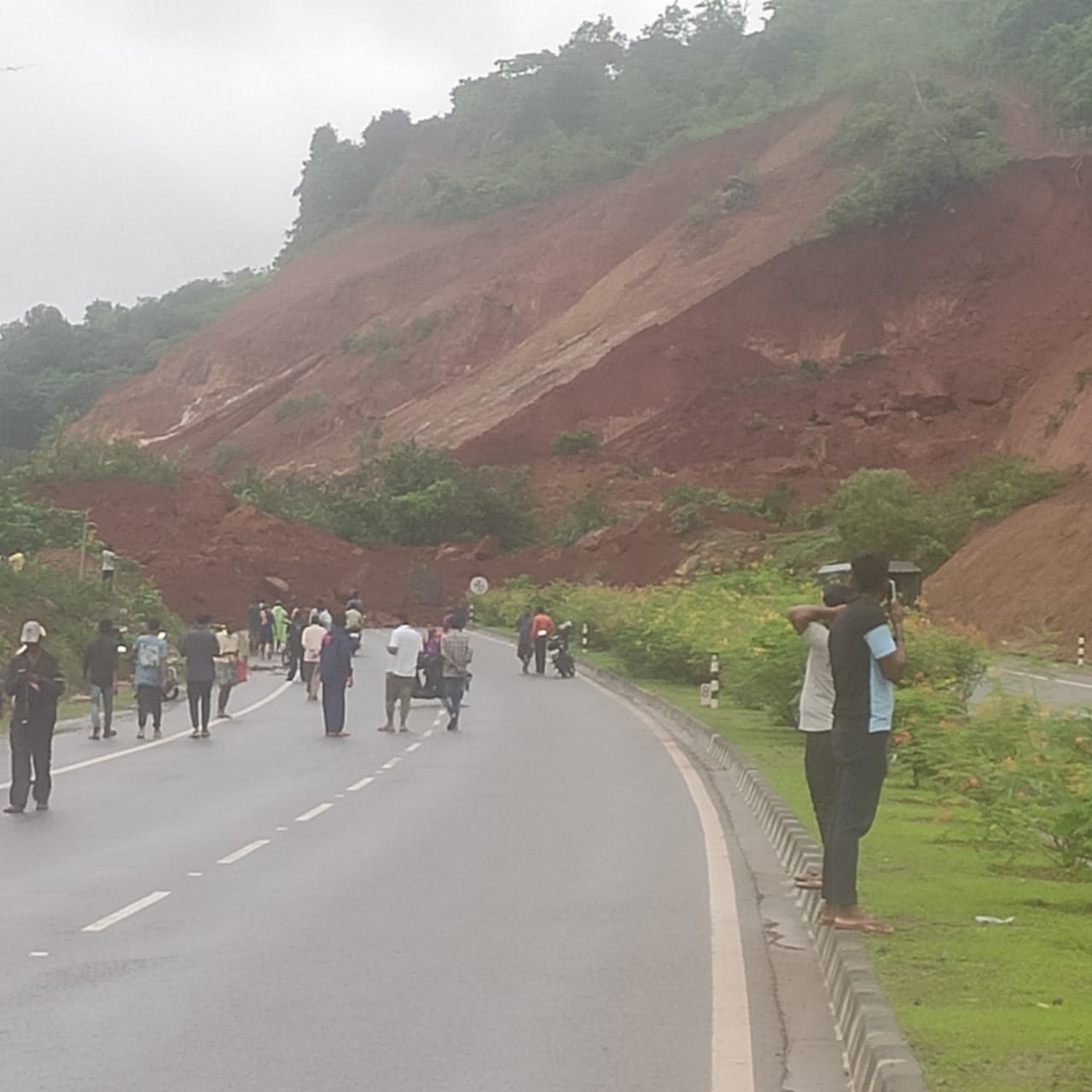 Tamil Nadu CM announces compensation for families of lorry drivers killed in Karnataka's Ankola landslide