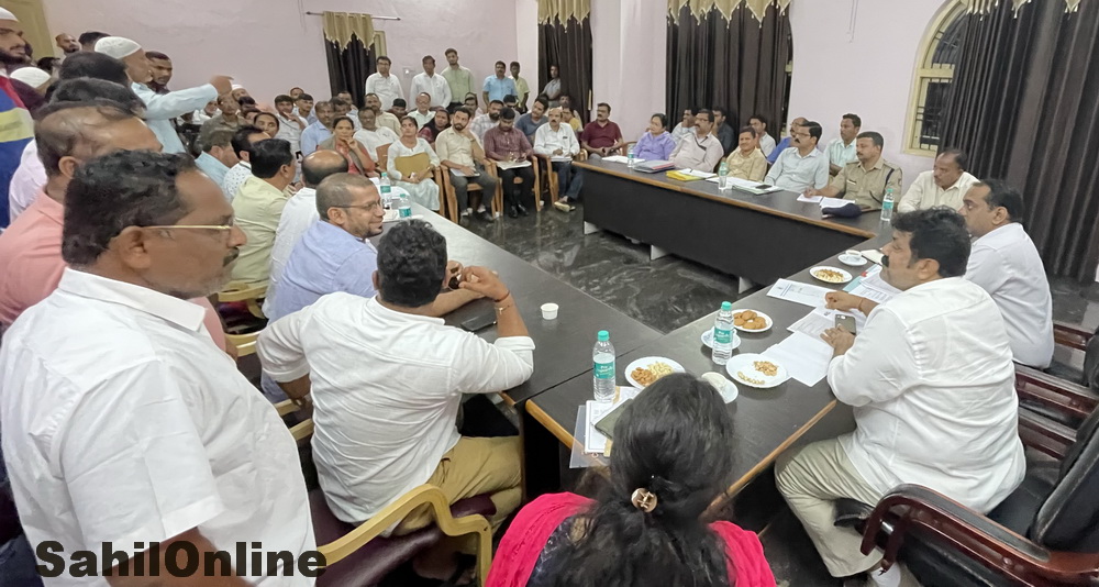 Minister Mankal Gathers Information on Rain Damage in Uttara Kannada After Meeting with District Officials