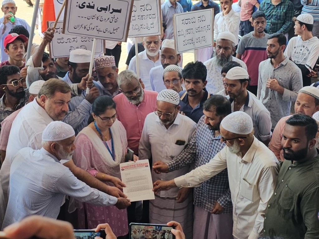 Protest rally demands cleaning and restoration of historic Sarabi river and relocation of Ghausia street pumping station