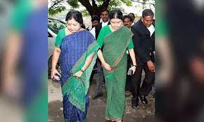 K’taka Lokayukta special court issues non bailable warrant against Sasikala, Ilavarasi