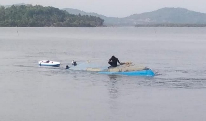 Tourist boat sinks near Gokarna; All 42 passengers rescued safely