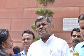 Cong leaders advise Hariprasad not to air grouses outside party forum