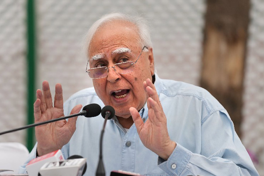 Wrestlers protest: Rajya Sabha MP Kapil Sibal predicts 'no arrest', 'wishy-washy' chargesheet