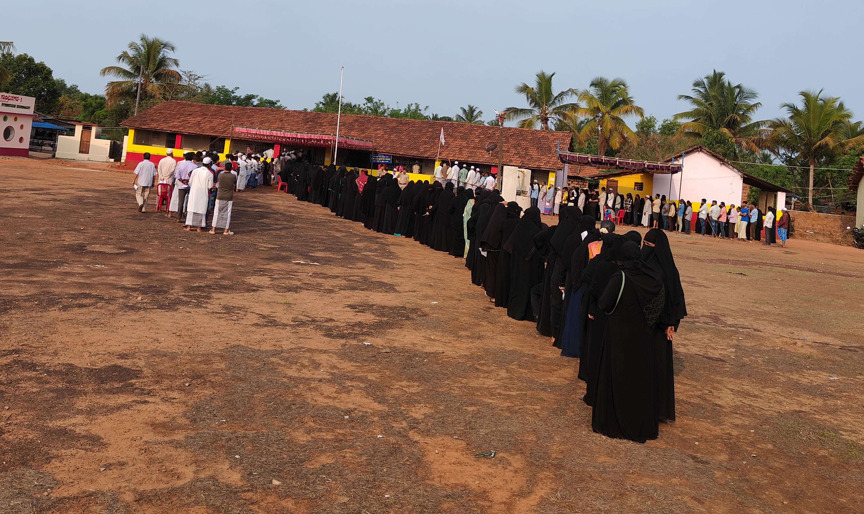 LS polls: About 70 per cent turnout in second phase in Karnataka for 14 seats