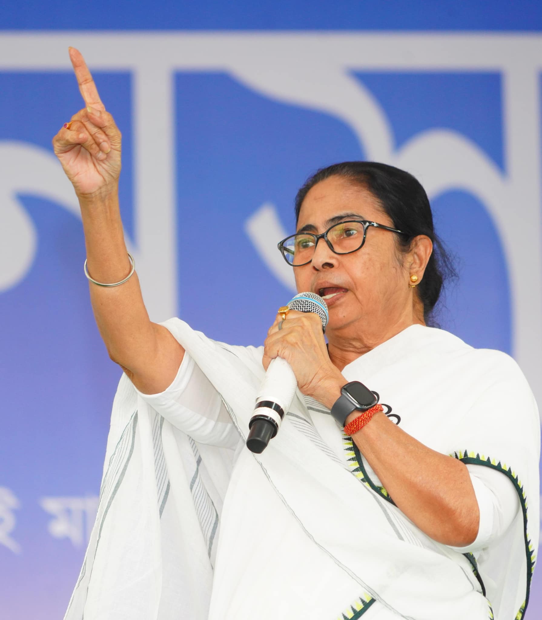 Mamata Banerjee Predicts Unstable BJP-Led NDA, Criticizes New Laws and 'Samvidhaan Hatya Diwas'