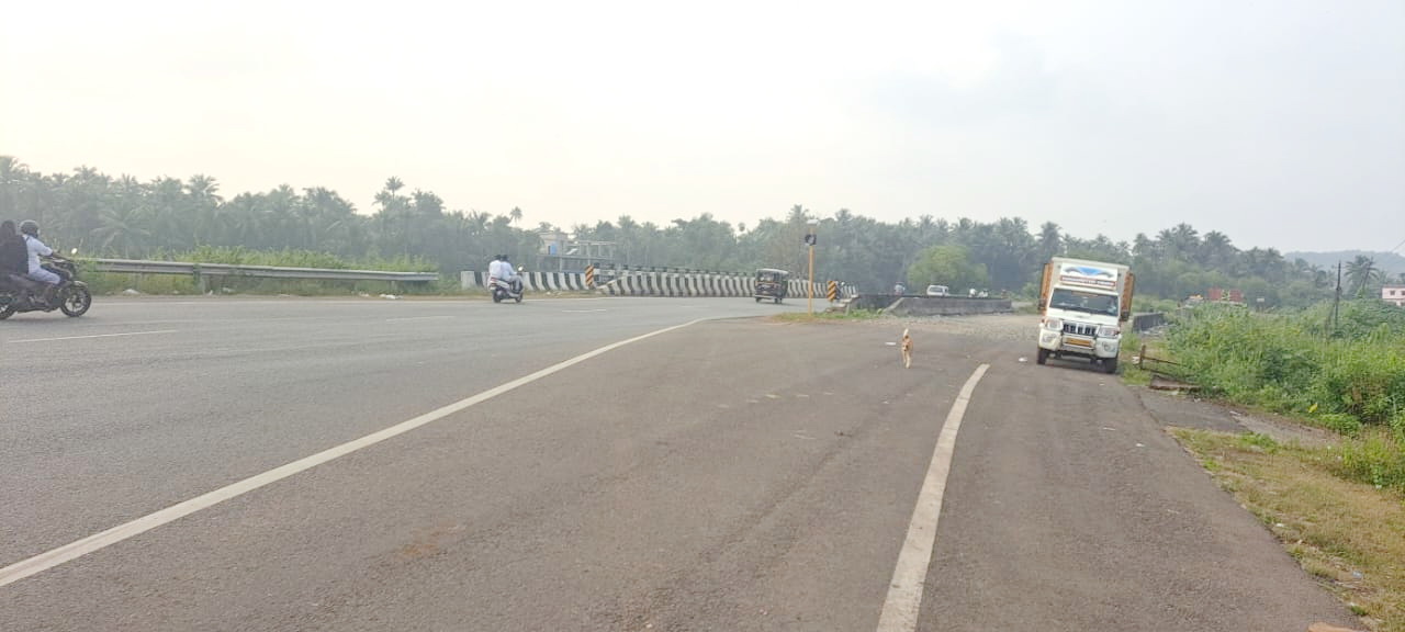 Unfinished Highway Construction Near Mood Bhatkal Creates Hazardous Accident Zone