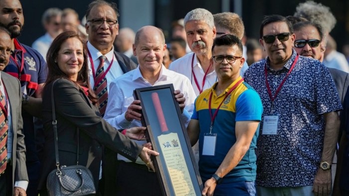 German Chancellor visits cricket stadium in Bengaluru, spends time with RCB players