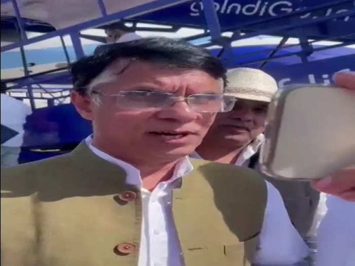 Remarks against PM: SC orders Pawan Khera's release on interim bail till Feb 28