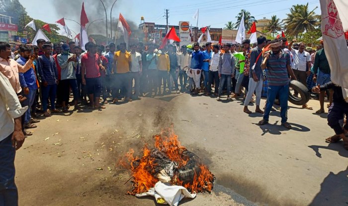 Banjara community pontiff attempts suicide against SC internal reservation in Karnataka