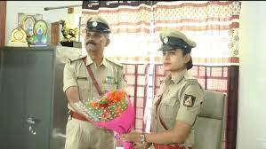 Watershed moment as PSI dad passes baton to daughter in Mandya