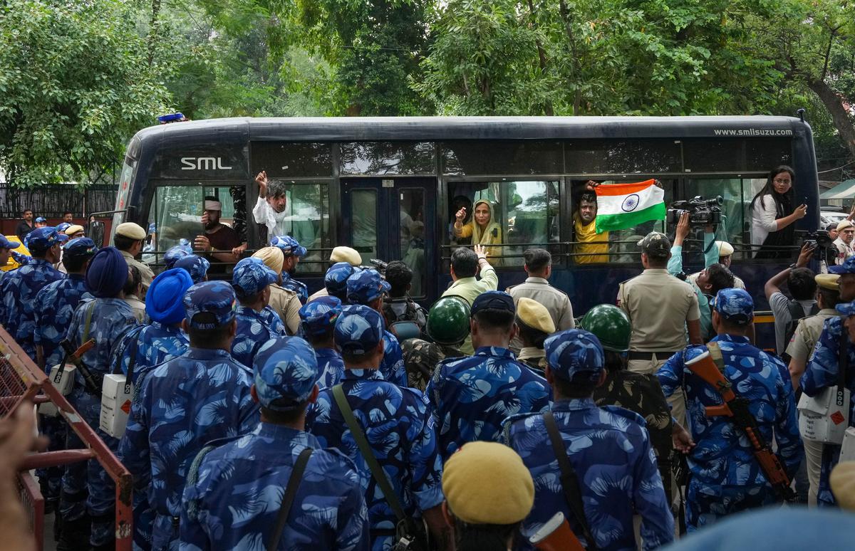 ‘Coronation over, arrogant king is crushing voice of people’: Rahul on police detaining wrestlers