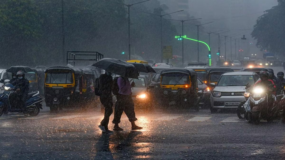 Kerala: IMD Issues Orange alert as heavy rains, Thunderstorms lash state; Pathanamthitta, Ernakulam, Idukki on high alert