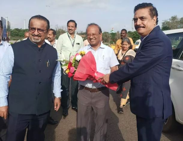 Nagendra Nath Sinha, Secretary, Ministry of Steel, visits New Mangalore Port