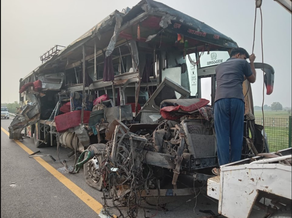 18 lives lost, 19 hurt in bus-tanker collision in Unnao in UP