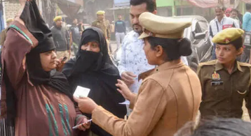 UP Bypolls: SP Claims Police are Blocking Voters, BJP Demands Identification of Burqa-Wearing Women