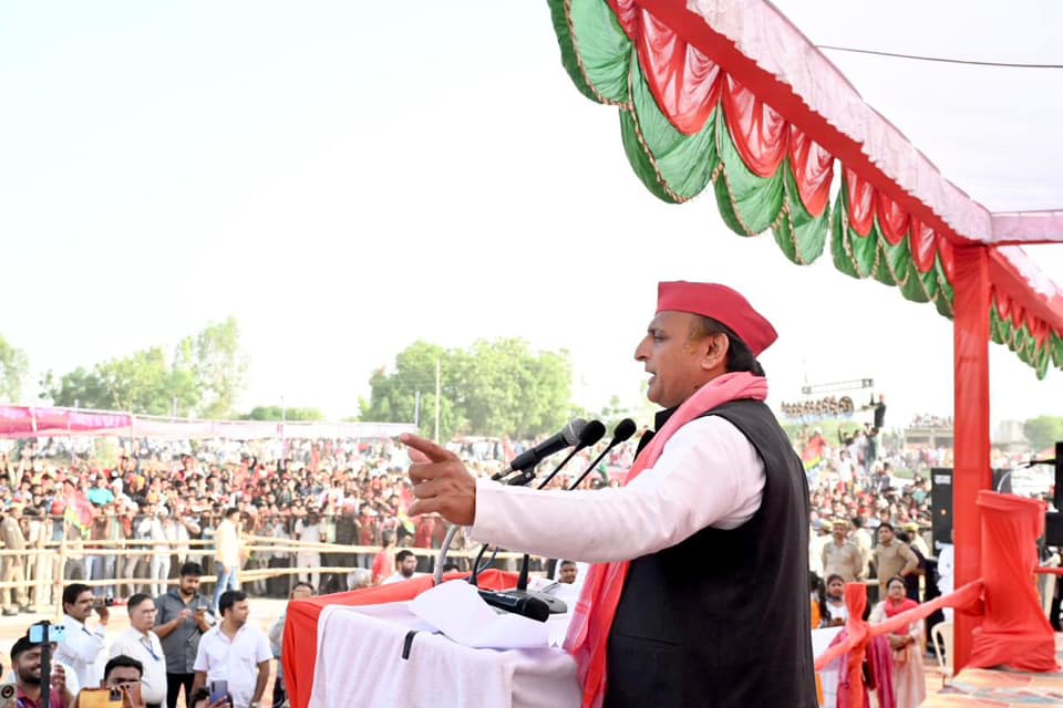 Samajwadi Party to win Lok Sabha polls using EVMs, then remove these machines: Akhilesh Yadav