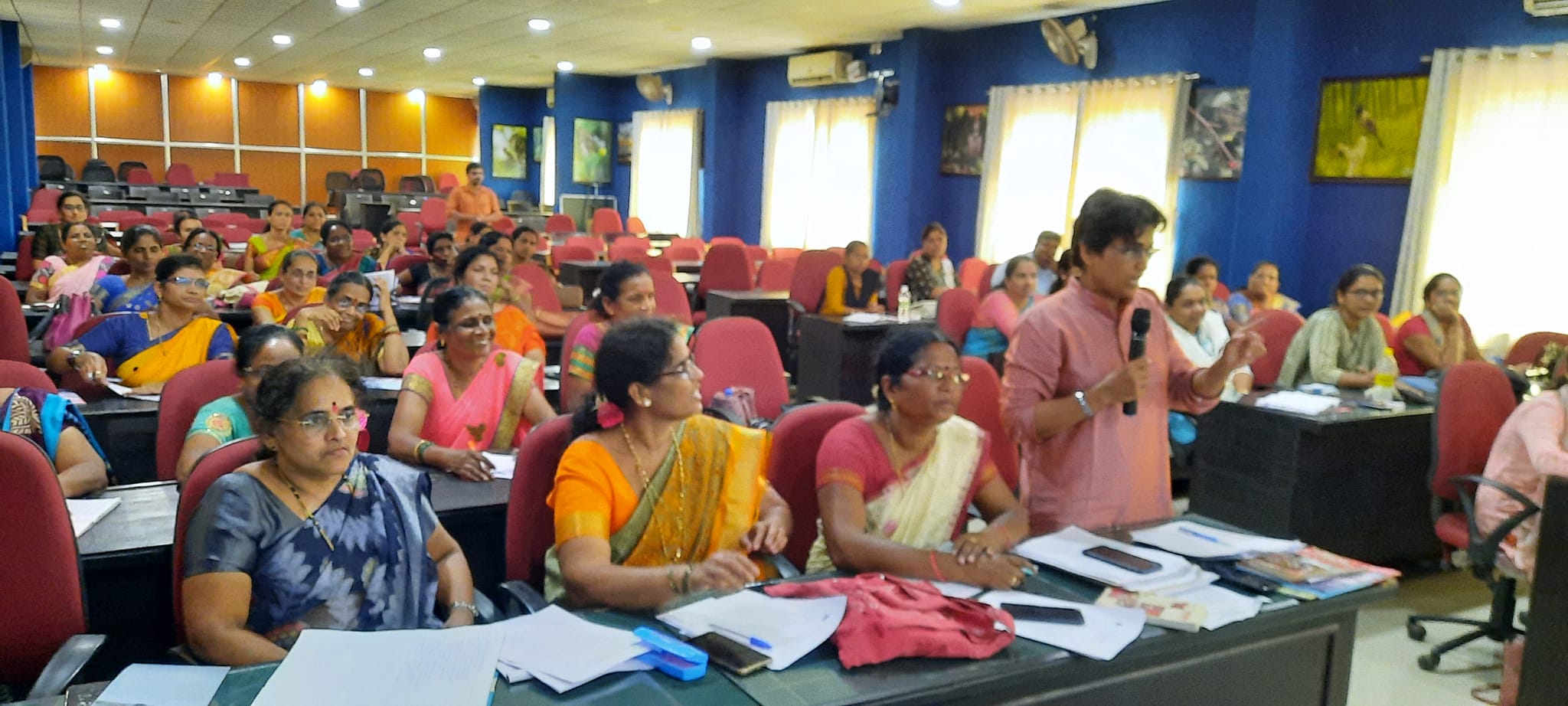 Karwar: Anganwadi workers met with Deputy Commissioner Gangubai Manakar to discuss their demands